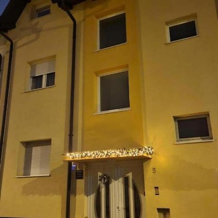 Apartment Lily Near Zagreb Airport Velika Gorica Exterior foto